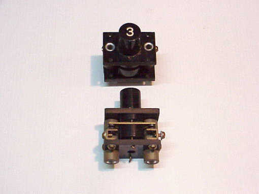 CU-B05 CURTIS BUTTON